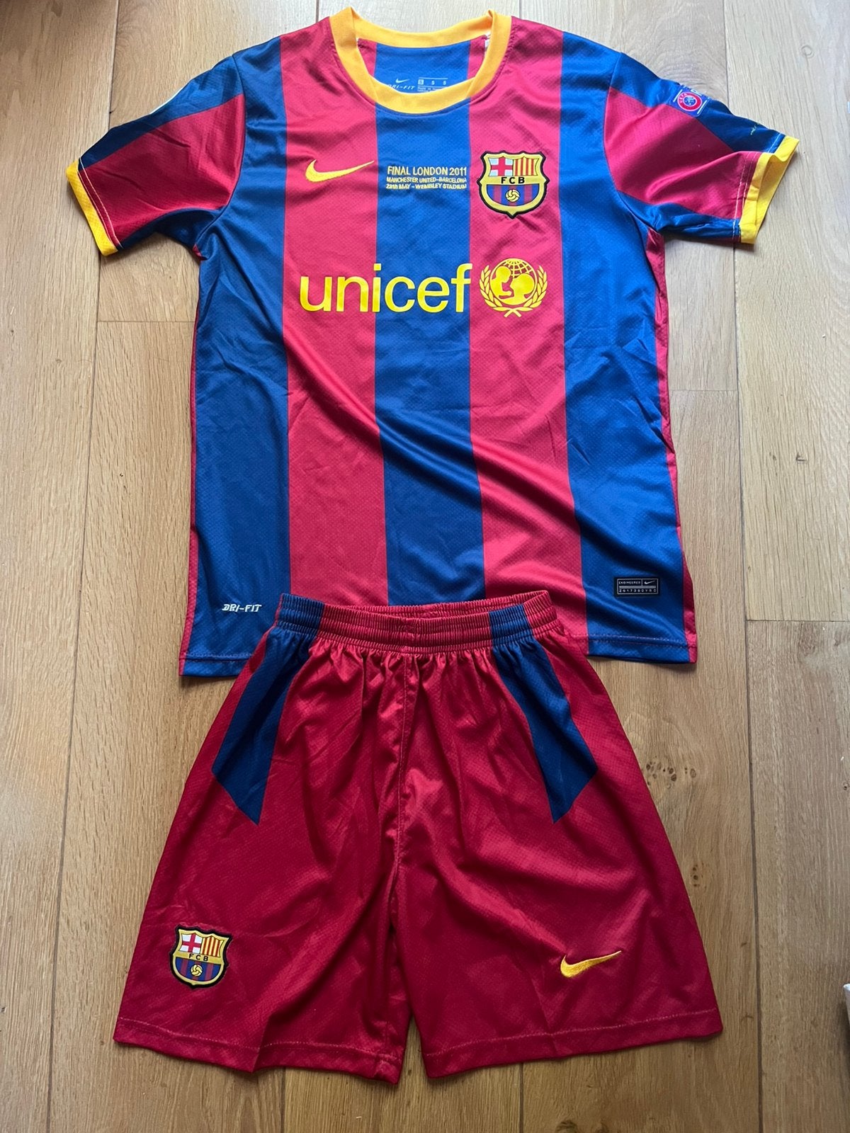 FC Barcelona Tenue 2010/2011 Champions League Final Xavi #6, Maat S, Ophalen of Verzenden, Zo goed als nieuw, Shirt