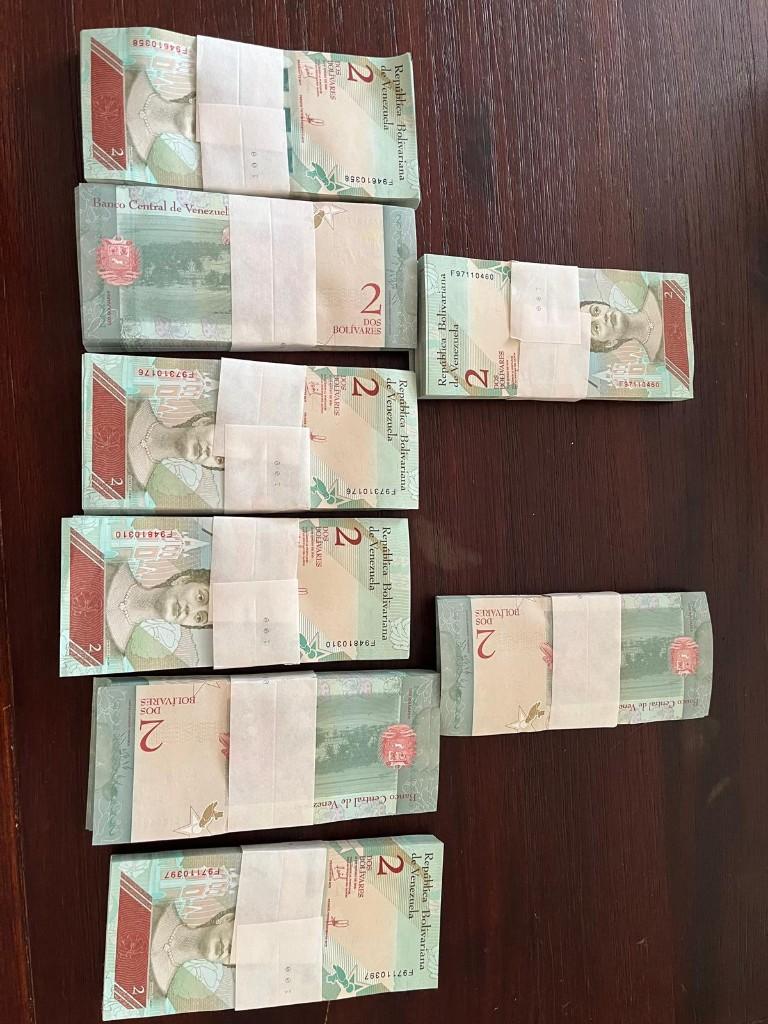2 Bolivares Venezuela 800 Biljetten, Ophalen of Verzenden, Zuid-Amerika, Setje