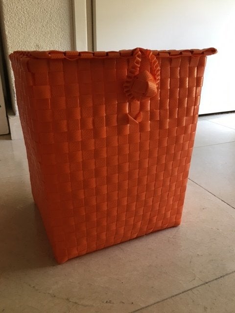 Originele nieuwe handed by mand oranje met sluiting, Met deksel, Mand, Verzenden, Textiel