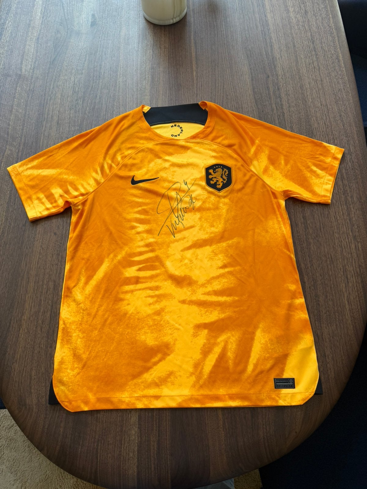 Gesigneerd Virgil van Dijk WK 2022 Shirt+LOA JZ collectables, Ophalen of Verzenden, Zo goed als nieuw, Buitenlandse clubs, Shirt