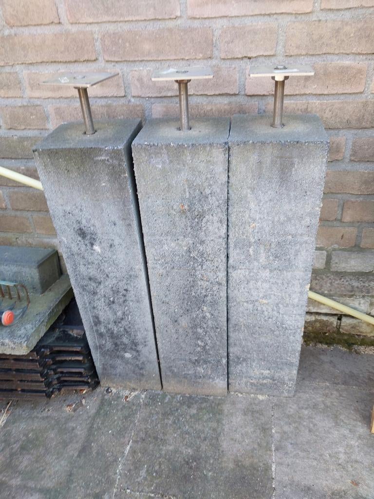 4 Betonpoeren met verstelbare paalhouders 15x15x60, Ophalen, Gebruikt, Minder dan 180 cm, Overige typen