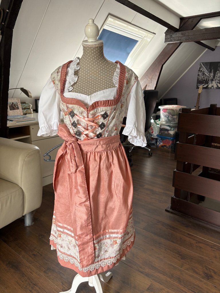 Dirndl oktoberfest maat 40, Maat 38/40 (M), Fuchs, Ophalen of Verzenden, Kleding