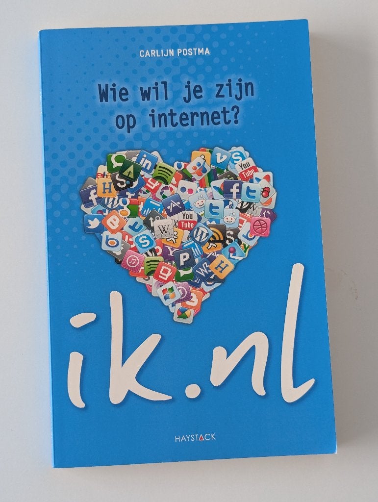 Wie wil je zijn op internet? - Carlijn Postma, Ophalen of Verzenden, Zo goed als nieuw, E-commerce en Internet