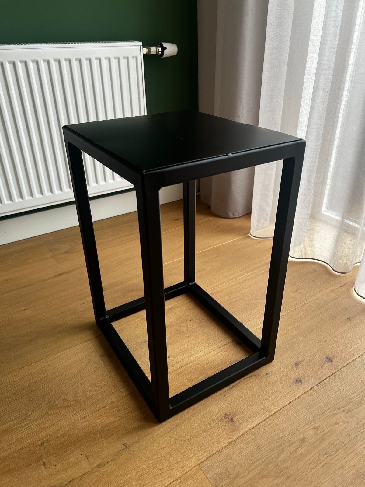 Bijzettafel, Minder dan 55 cm, Metaal of Aluminium, Vierkant, Nieuw