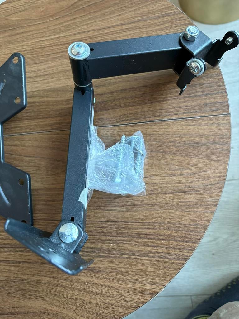 TV Muurbeugel max 43 inch Zwart - Verstelbaar en Stevig, Audio, Tv en Foto, Ophalen of Verzenden, Zo goed als nieuw