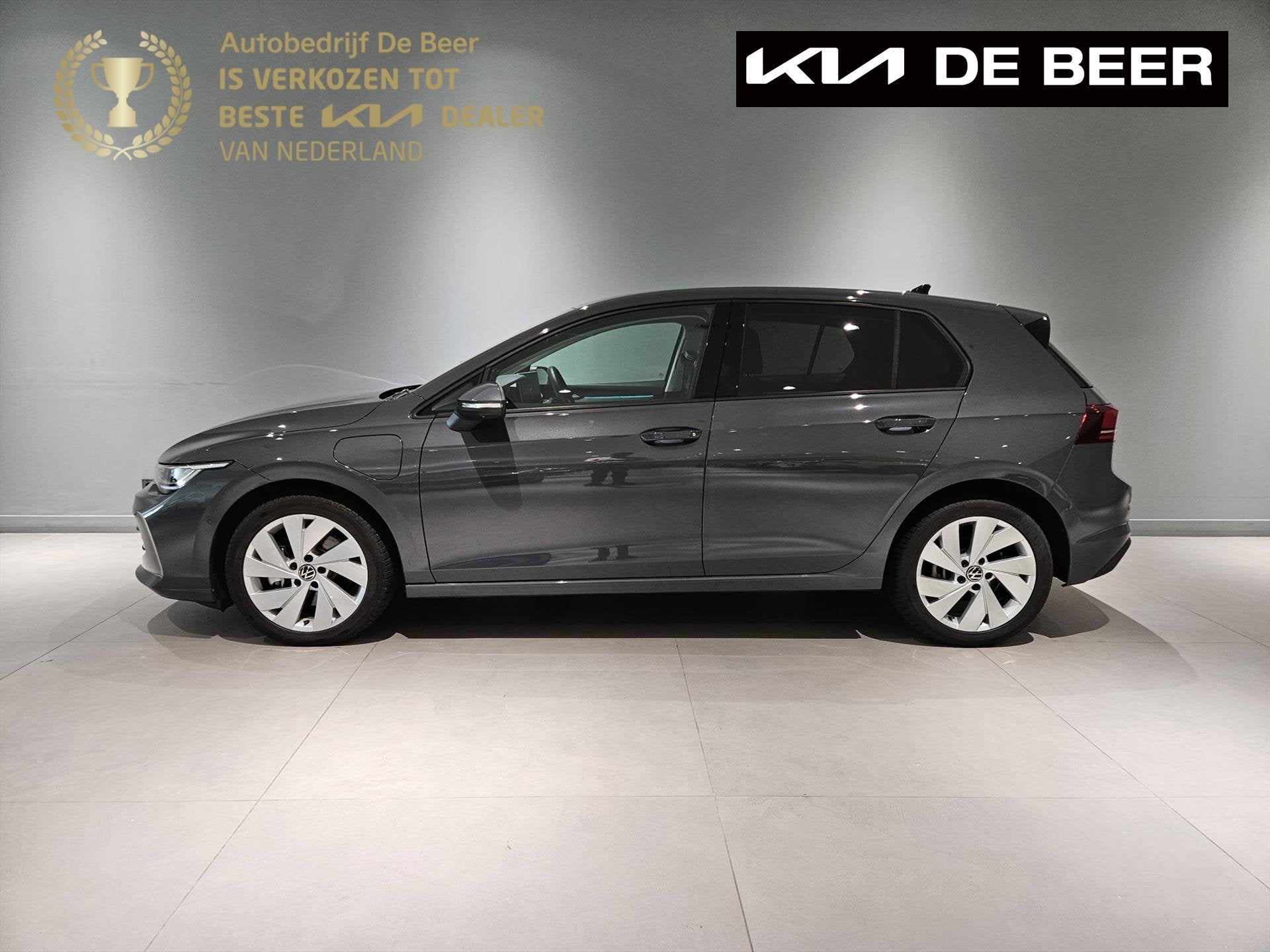 VOLKSWAGEN Golf 1.5 eHybrid PHEV 204pk DSG-6 Life Edition, 12 maanden, Stof, 4 cilinders, 1700 kg
