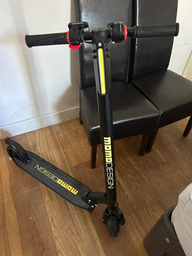 Momo design e-step + Factuur, Ophalen of Verzenden, Elektrische step (E-scooter)