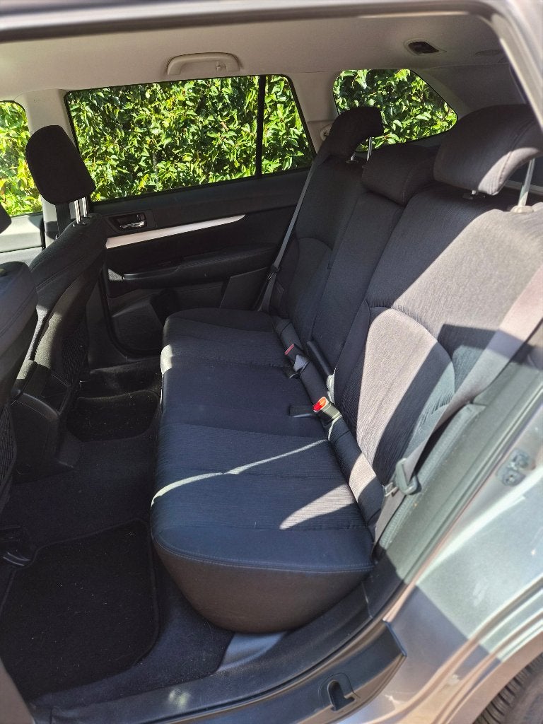 Foto 13 van Subaru Legacy 2.0 I Touring Wagon AWD 2011 Grijs