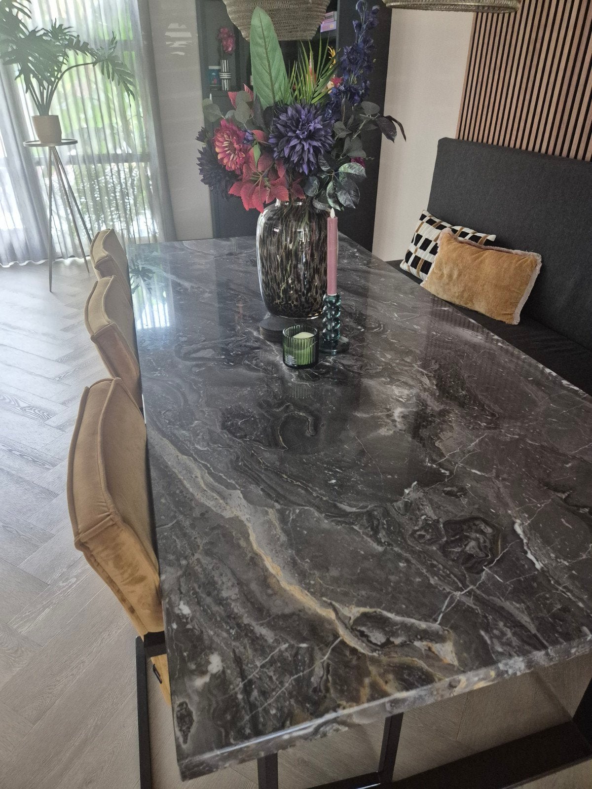 Prachtige massieve zwart aderige marmeren tafel., Ophalen