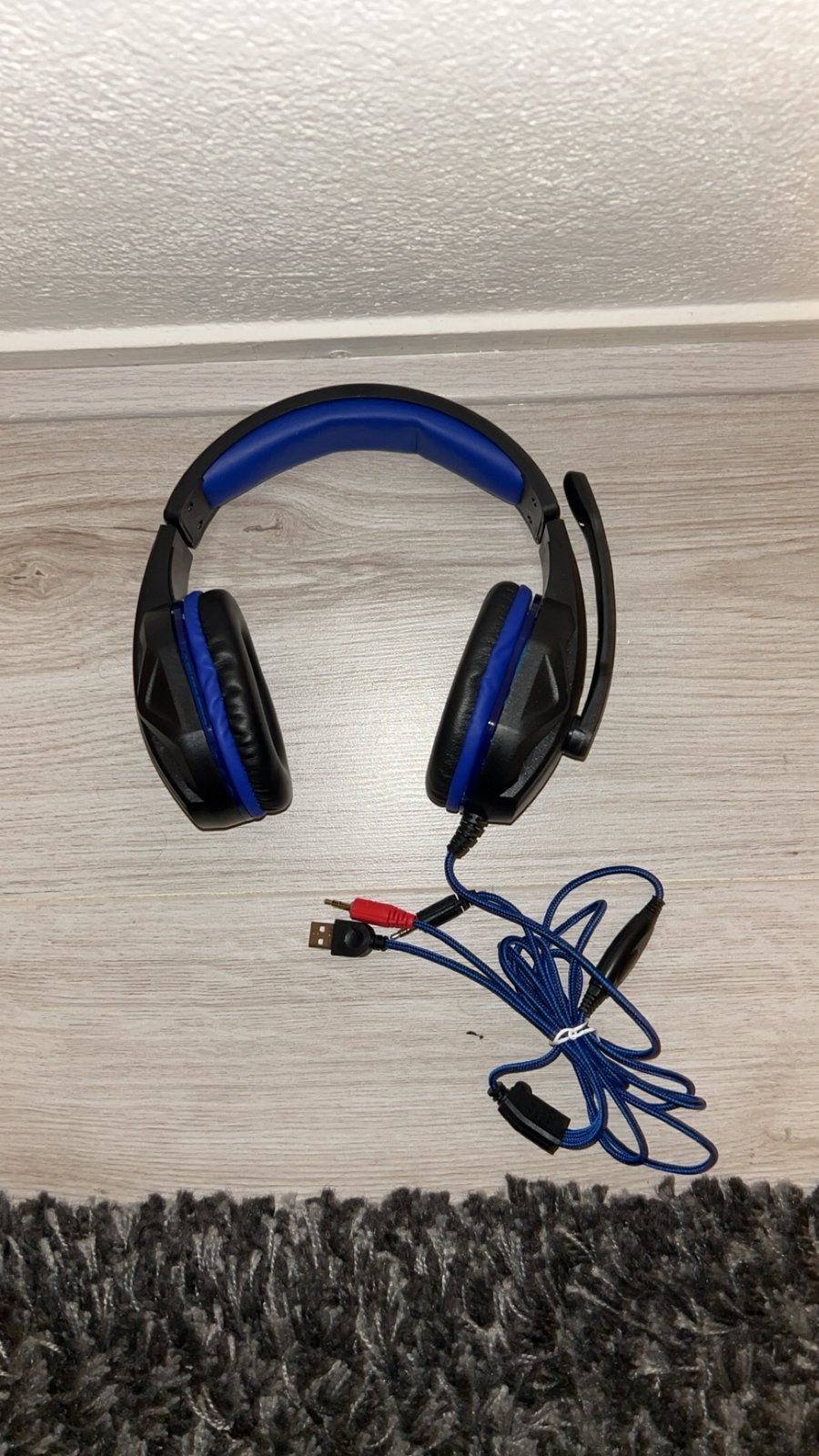 Gloednieuwe gaming headset koptelefoon, Computers en Software, Headsets, On-ear, Ophalen of Verzenden, Zo goed als nieuw, Gaming headset