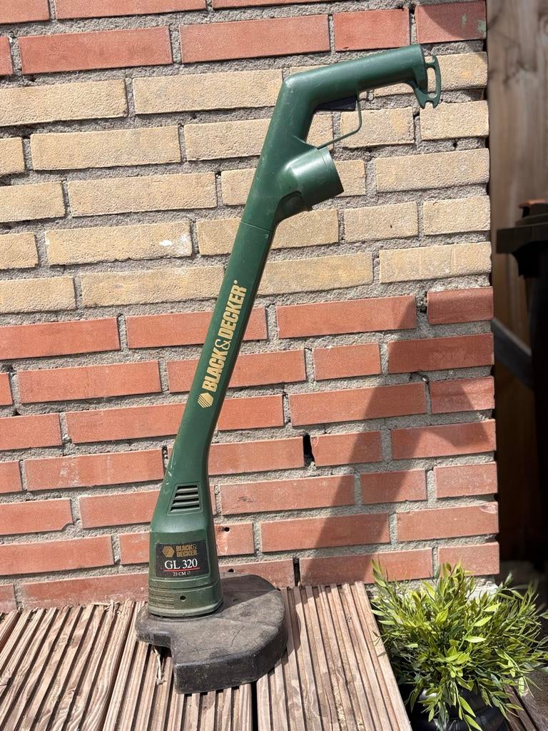 Black en Decker GL320 elektrische grasmaaier, Ophalen of Verzenden, Gebruikt, Minder dan 30 cm, Elektrische grasmaaier
