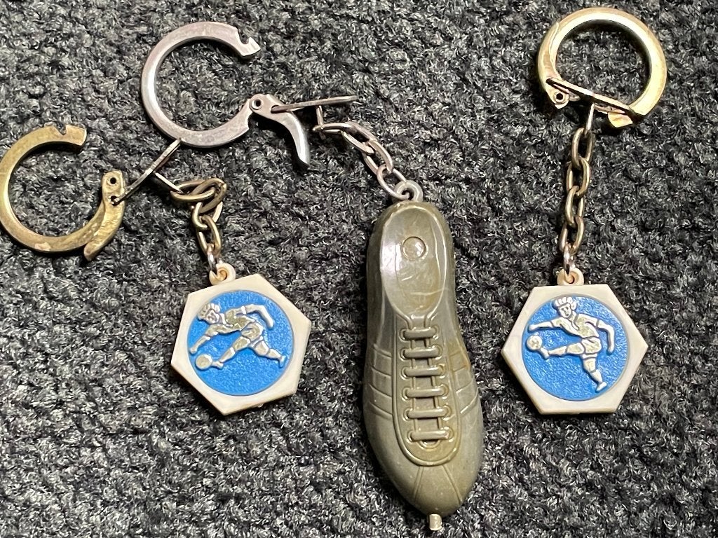 Voetbal sleutelhangers, Ophalen of Verzenden, Zo goed als nieuw, Sport