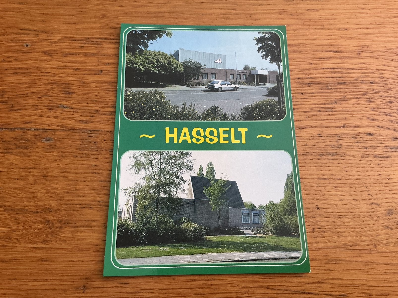 C3695 Hasselt kerk Peugeot 309, Verzamelen, Ansichtkaarten | Nederland, Ophalen of Verzenden, 1960 tot 1980, Zuid-Holland