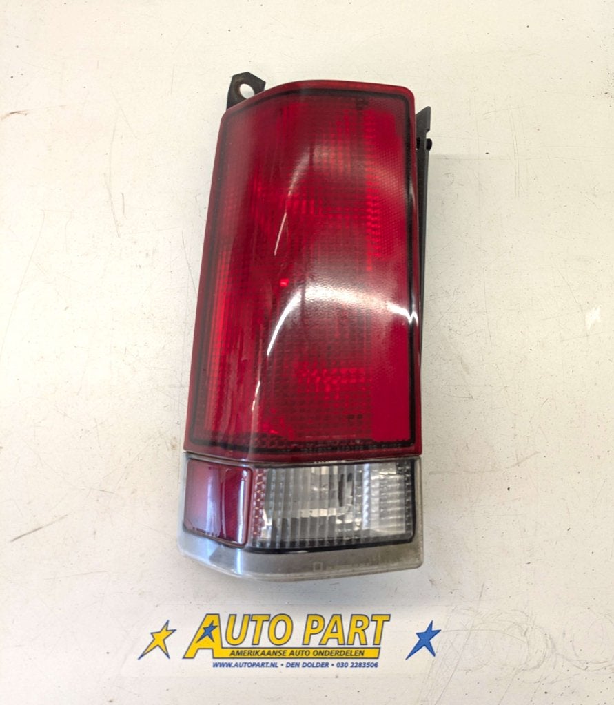 Chevrolet Express Van achterlicht 2000-2002, Gebruikt, Info@gm.com, Chevrolet, Ophalen of Verzenden