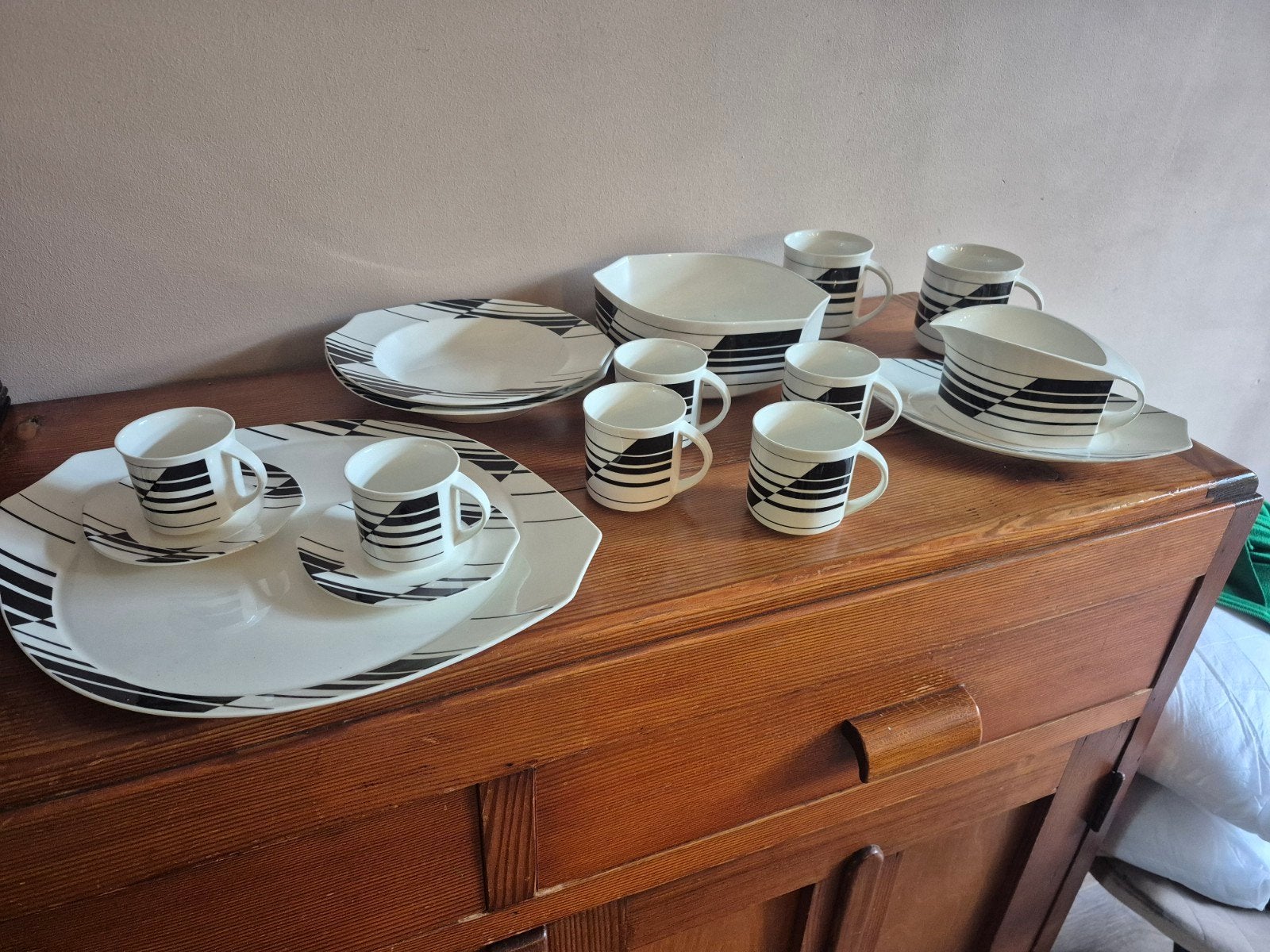 Villeroy & Boch Linea servies - Zwart wit abstract, Villeroy & Boch, Ophalen of Verzenden, Zo goed als nieuw, Modern