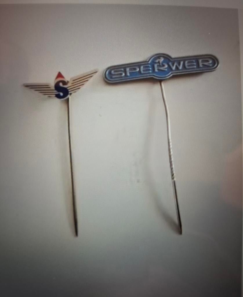 2 Speldjes SPERWER, Ophalen of Verzenden, Zo goed als nieuw, Merk, Speldje of Pin