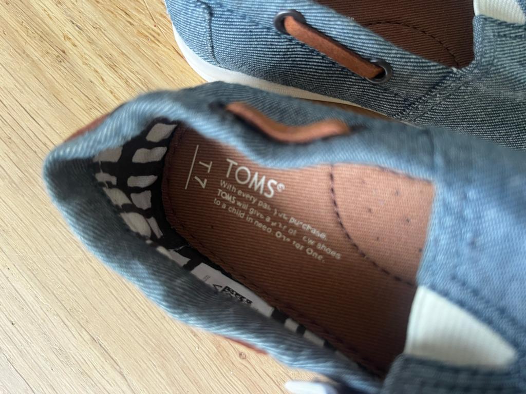 TOMS zoner schoenen 24, Gebruikt, Jongen of Meisje, Schoenen, Ophalen of Verzenden