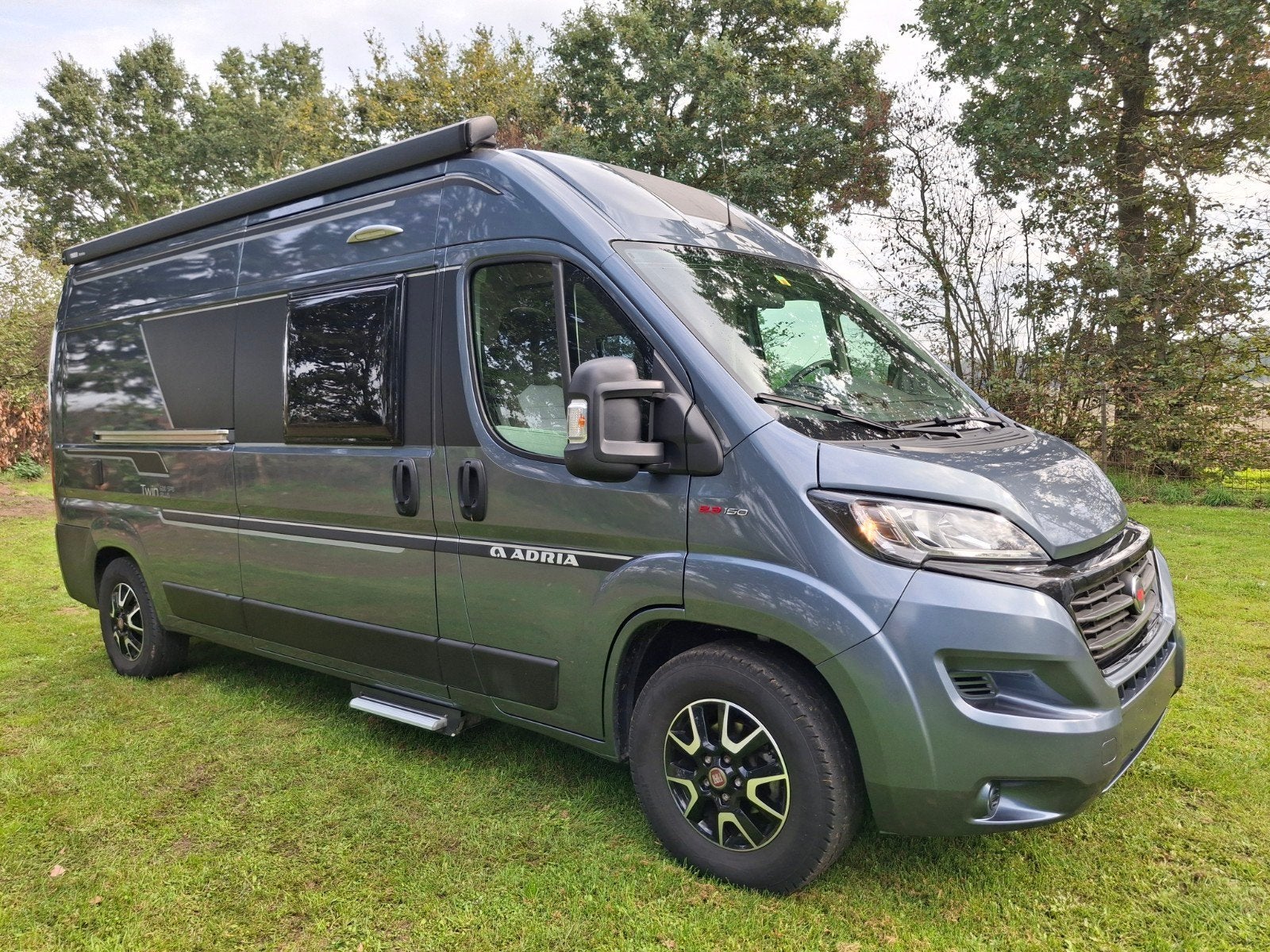"Prachtige ADRIA TWIN 600 SPB  - 2019 - AUTOMAAT -150 PK"