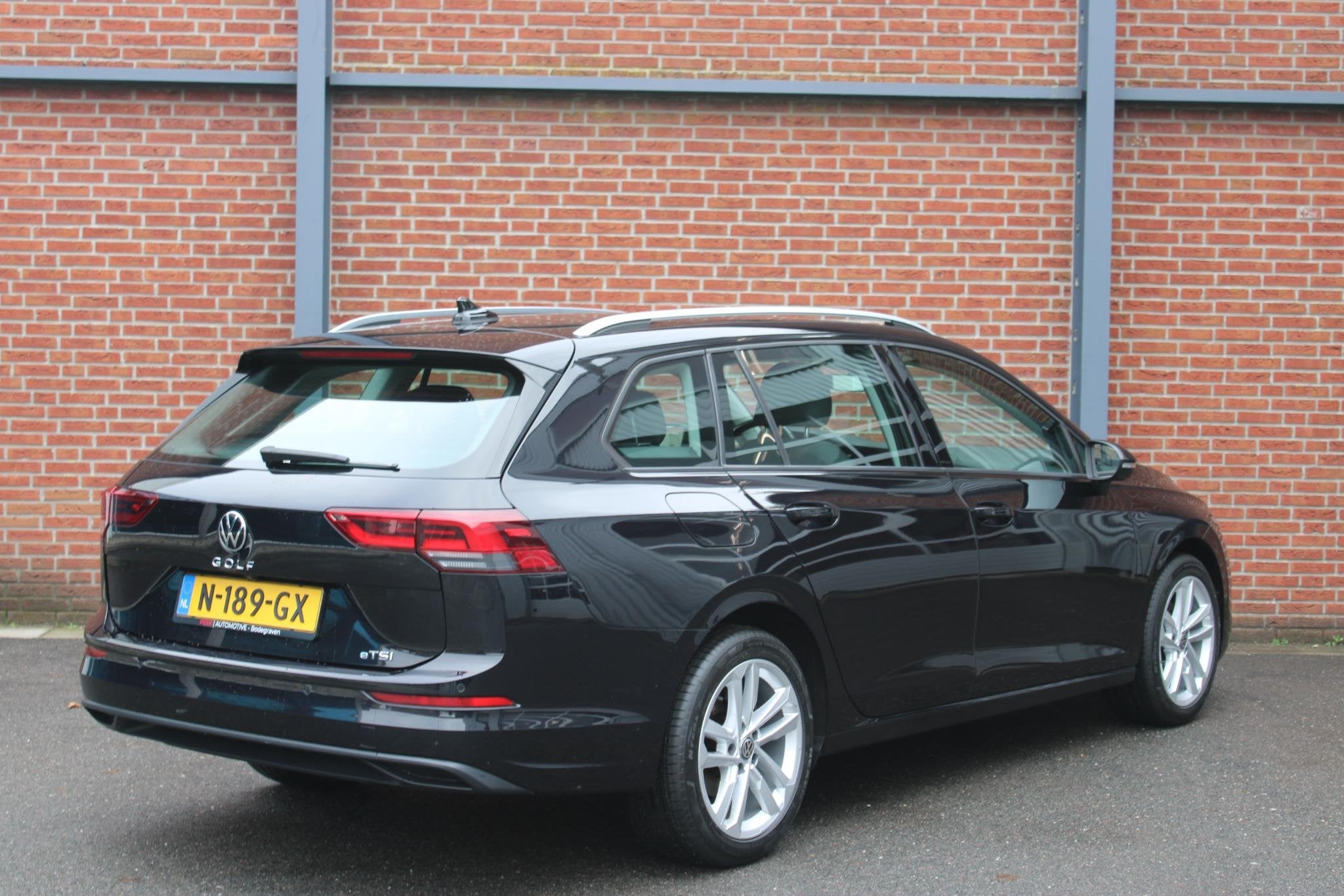 Volkswagen Golf Variant 1.0 eTSI Life Cruise Control adaptie, Stof, Gebruikt, Zwart, Origineel Nederlands