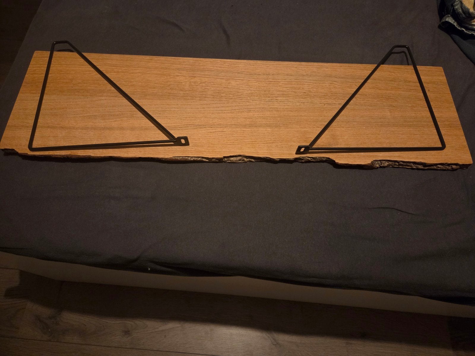 2x Eikenhouten boomstam wandplank met houders 80x23x3.8cm, Ophalen of Verzenden, Zo goed als nieuw