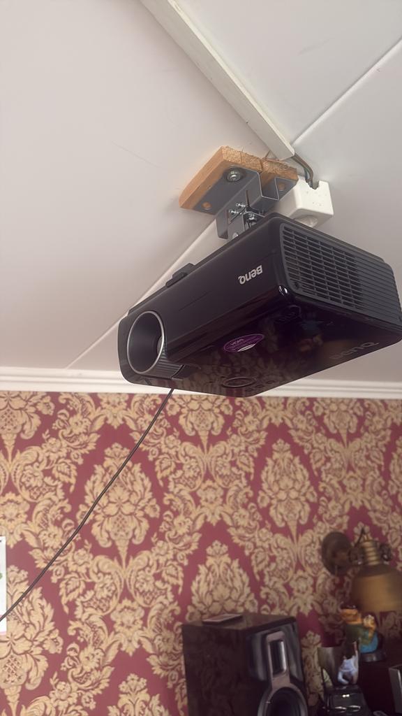 Benq beamer met nieuwe scherm, Ophalen of Verzenden, Zo goed als nieuw, 200 tot 400 m³ per uur