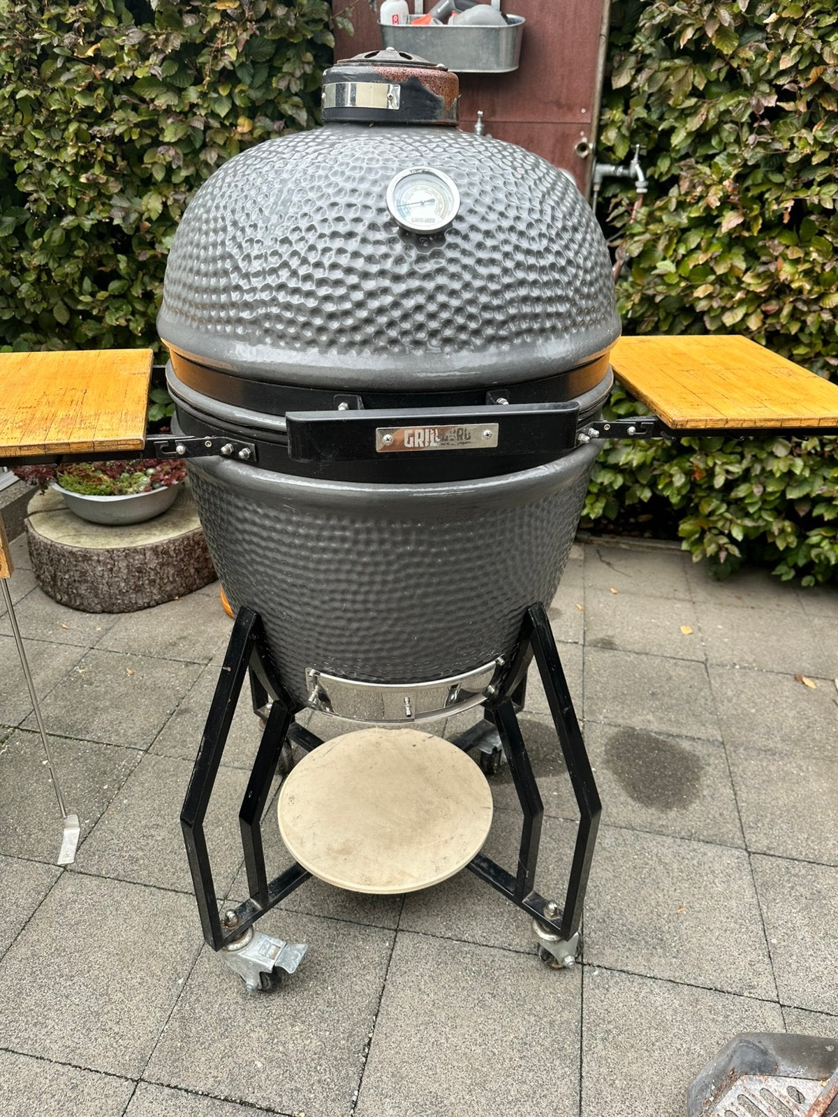 Kamado Grill Guru Keramische Barbecue, Tuin en Terras, Houtskoolbarbecues, Ophalen, Gebruikt, Met accessoires