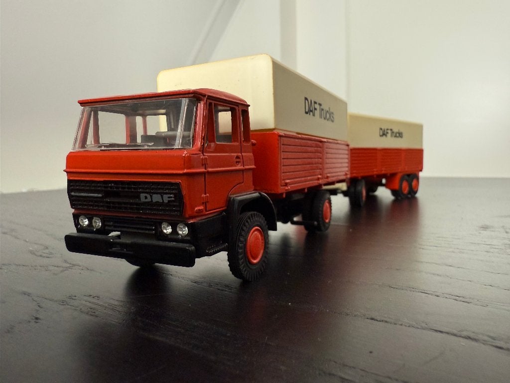 DAF Trucks model vrachtwagen met aanhanger LION Car No 64, Ophalen of Verzenden, Bus of Vrachtwagen, Lion Toys
