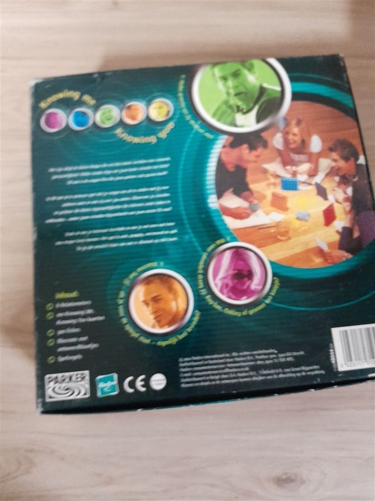 Knowing me Knowing you - s1659, Hobby en Vrije tijd, Gezelschapsspellen | Bordspellen, Verzenden, Zo goed als nieuw