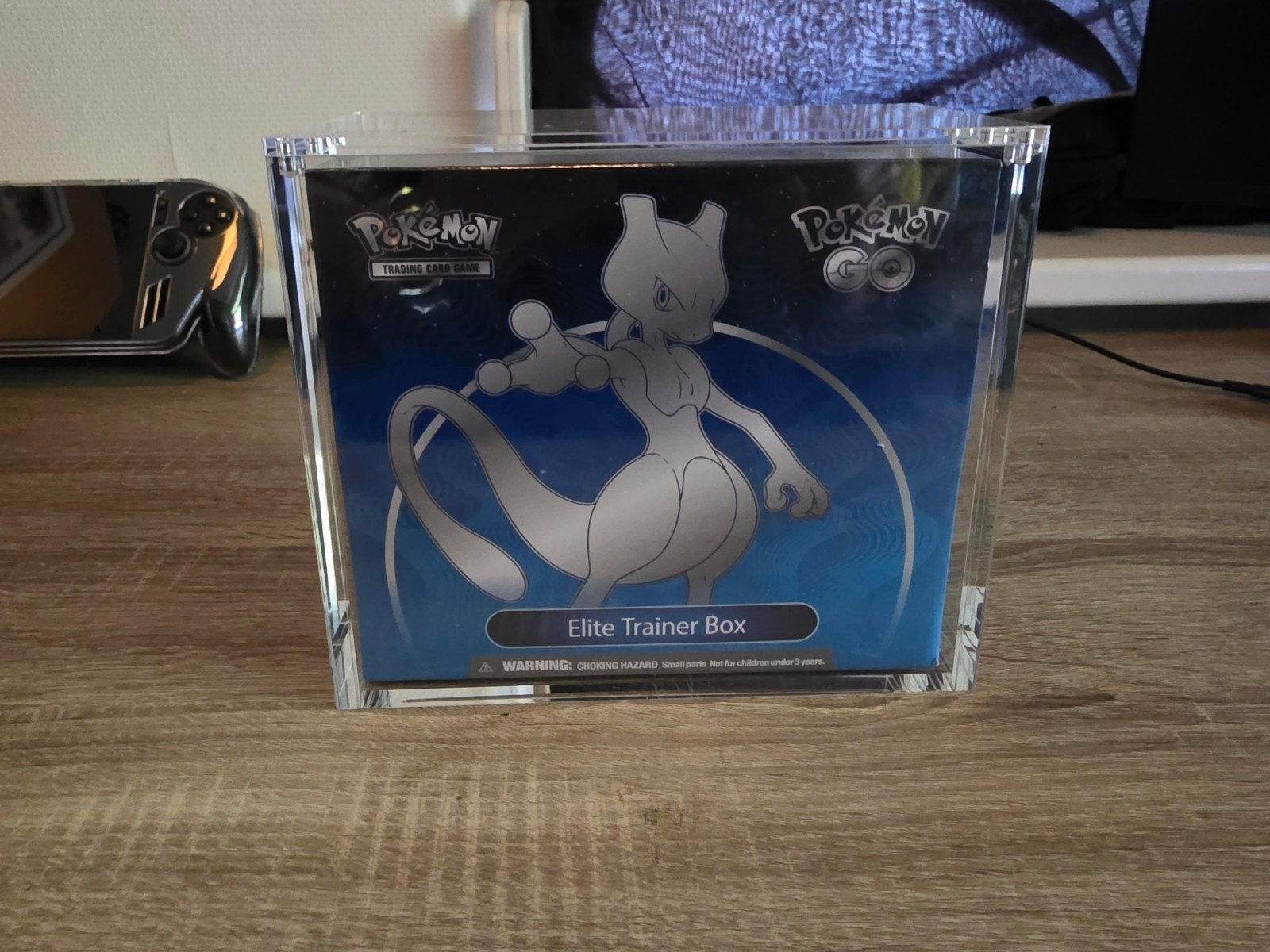 Pokémon GO Elite Trainer Box Mewtwo met acrylic case, Ophalen