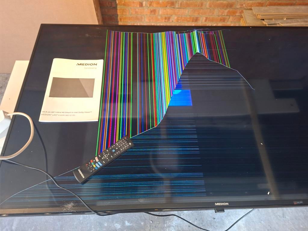 Medion 65" (MD 32195) DEFECT!!, Ophalen of Verzenden