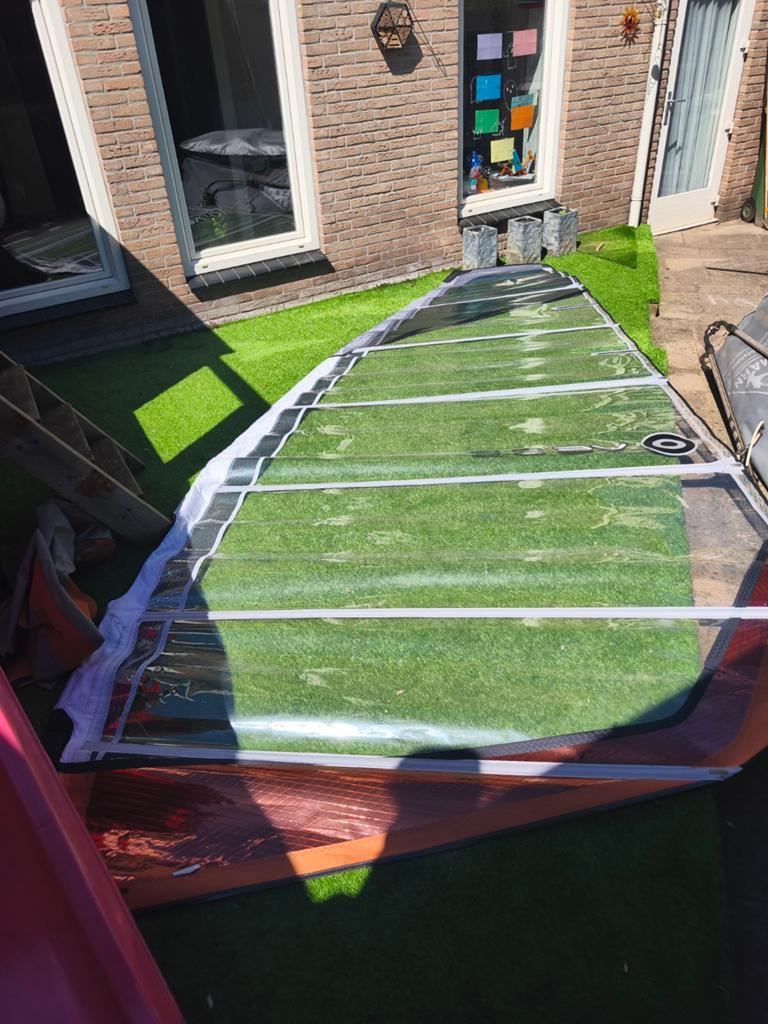 Neilpryde V6 Windsurfzeil 8.5 m², Ophalen, Met draagtas, Zo goed als nieuw, 8 m² of meer