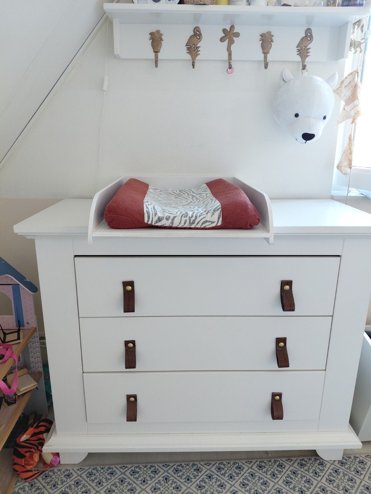Witte commode met 3 lades en bladvergroter en hangmeubel, Kinderen en Baby's, Kinderkamer | Commodes en Kasten, Ophalen, Gebruikt