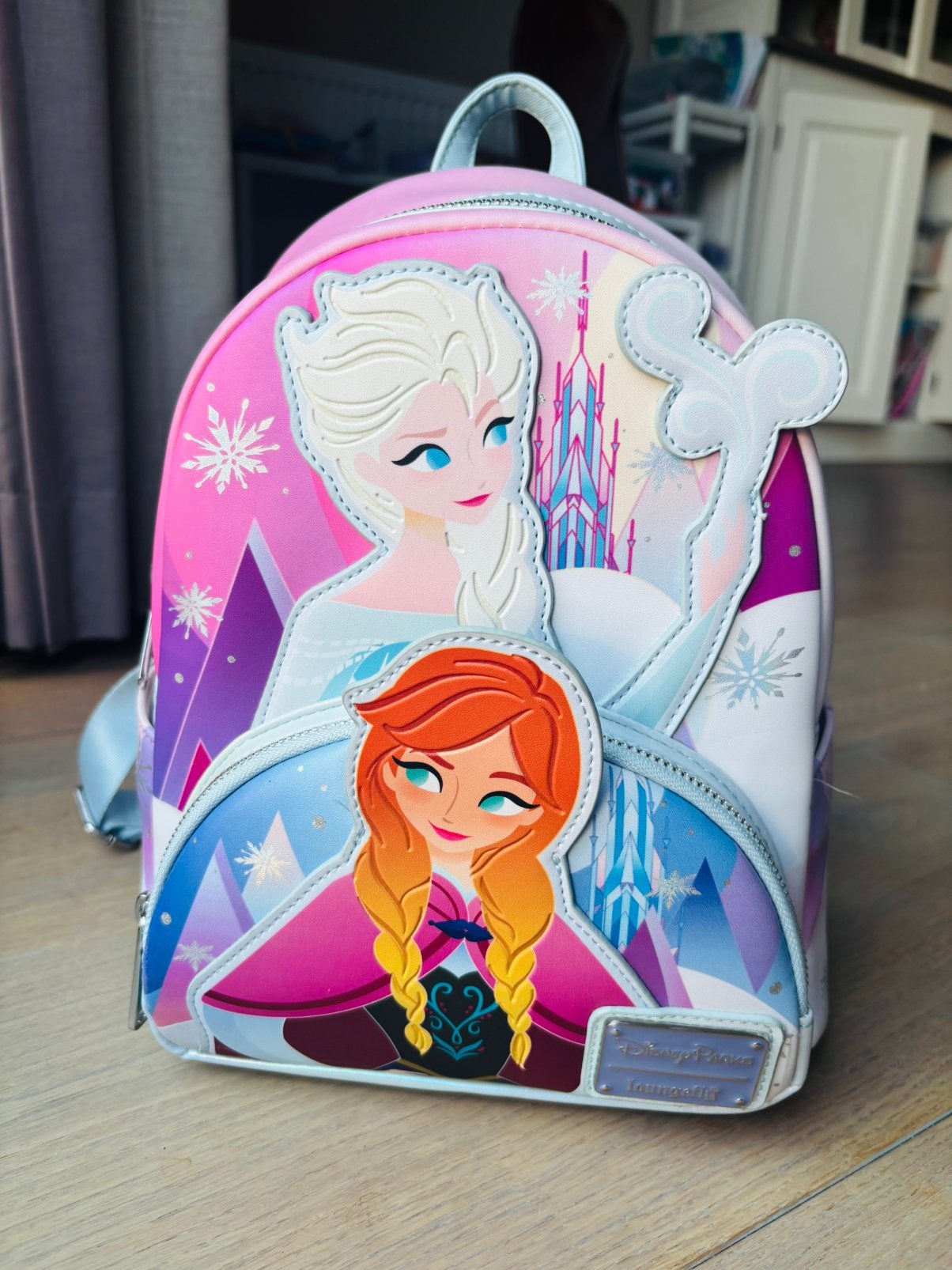Loungefly Disney Frozen Elsa Anna, Ophalen of Verzenden, Zo goed als nieuw, Disney of Dora