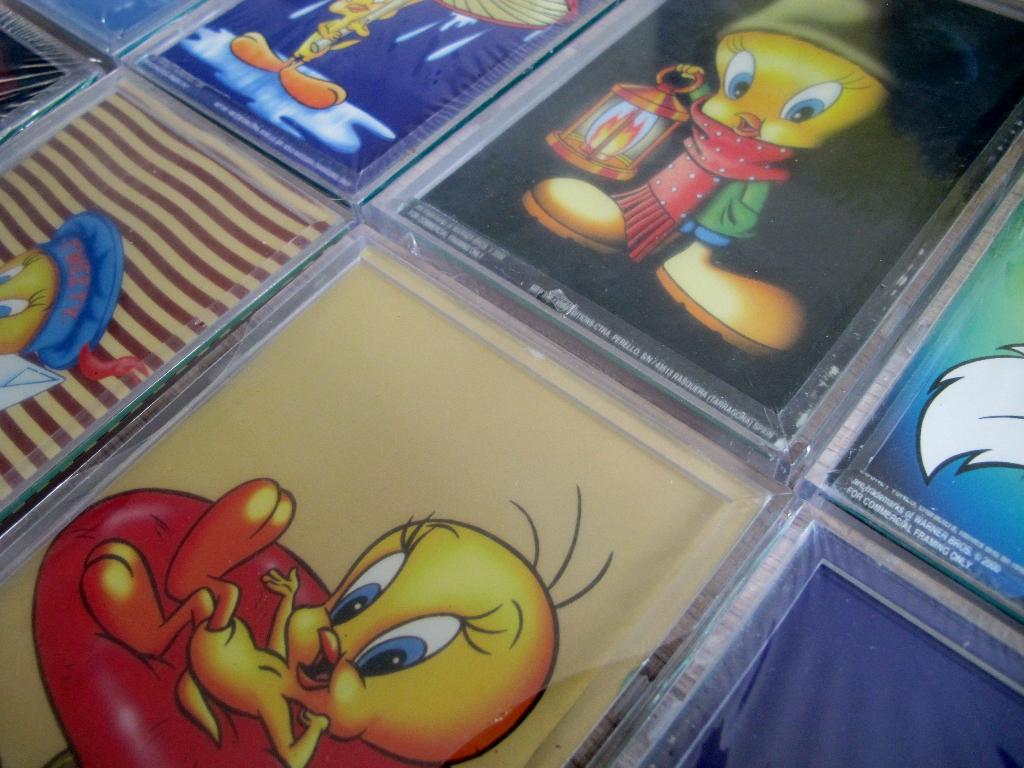 12x Looney Tunes Tweety door DISNEY in 12 frames LIMITED NEW, Verzamelen, Disney, Verzenden, Overige figuren, Nieuw, Plaatje of Poster
