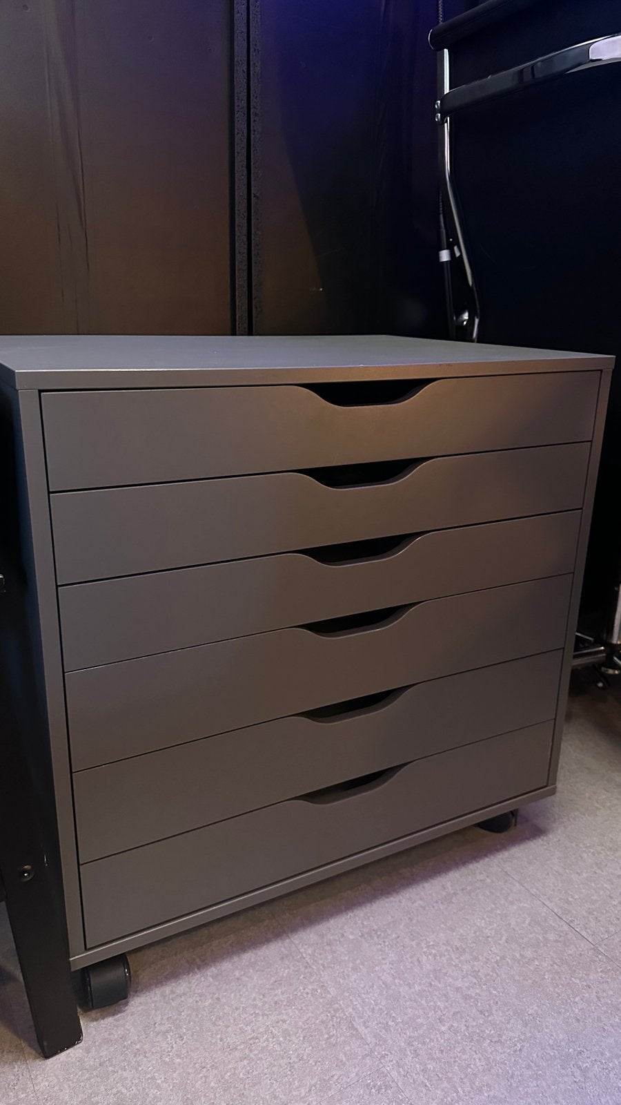 IKEA ALEX ladeblok op wielen, donkergrijs, zo goed als nieuw, Huis en Inrichting, 5 laden of meer, Zo goed als nieuw, Minder dan 100 cm