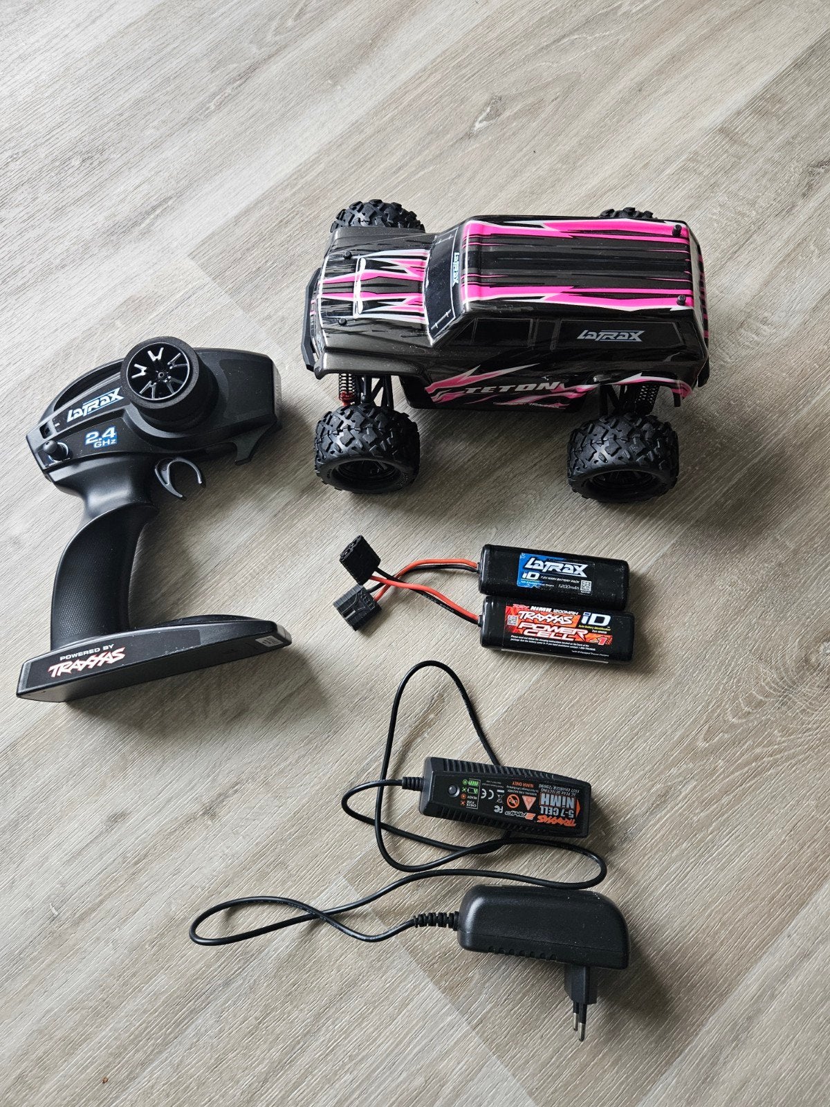 Traxxas LaTrax Teton RC auto met extra's, Hobby en Vrije tijd, Modelbouw | Radiografisch | Auto's, Elektro, Gebruikt, Auto offroad