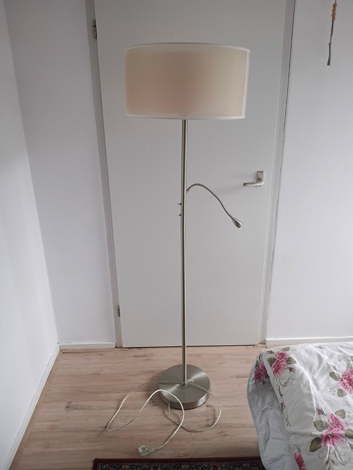 Nette tijdloze staande lamp crème/rvs, Ophalen, Zo goed als nieuw, 150 tot 200 cm