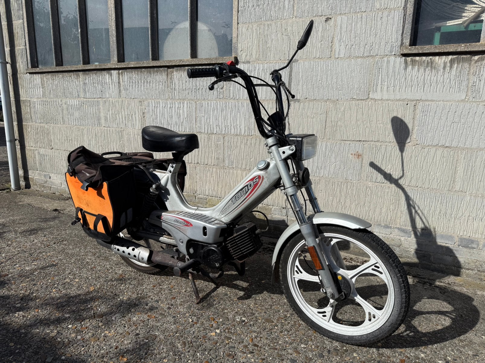Tomos brommer goed rijdend, Ophalen, Zo goed als nieuw