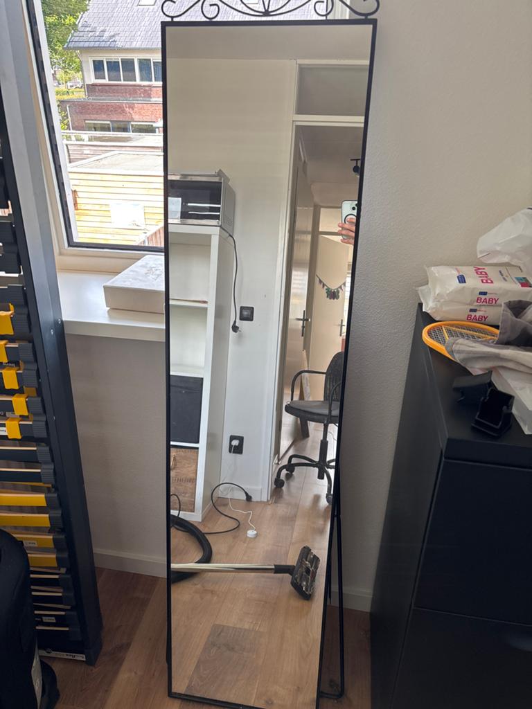 Gratis spiegel met sierlijke rand, Ophalen, Minder dan 50 cm, Zo goed als nieuw, 150 tot 200 cm