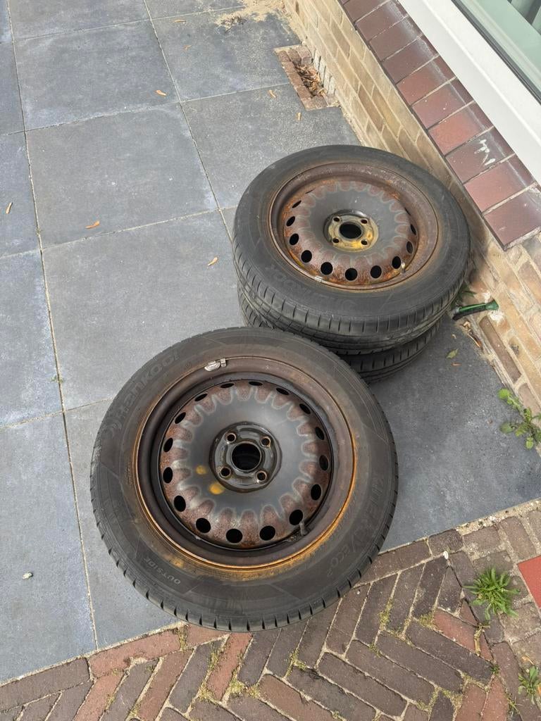 4 Zomerbanden op velg 175/65/r15 - 3x Hancook en 1x Michelin, Ophalen