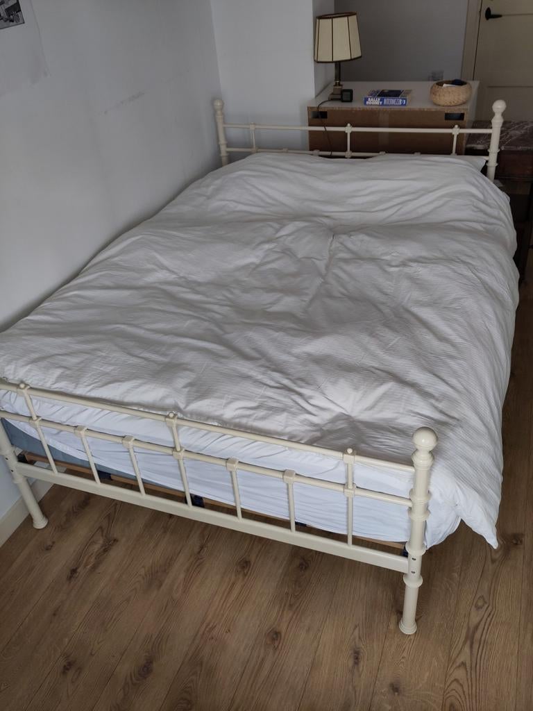 Tweepersoons metalen bed 1m40- Crème/Wit, Ophalen, Gebruikt, Wit, Tweepersoons