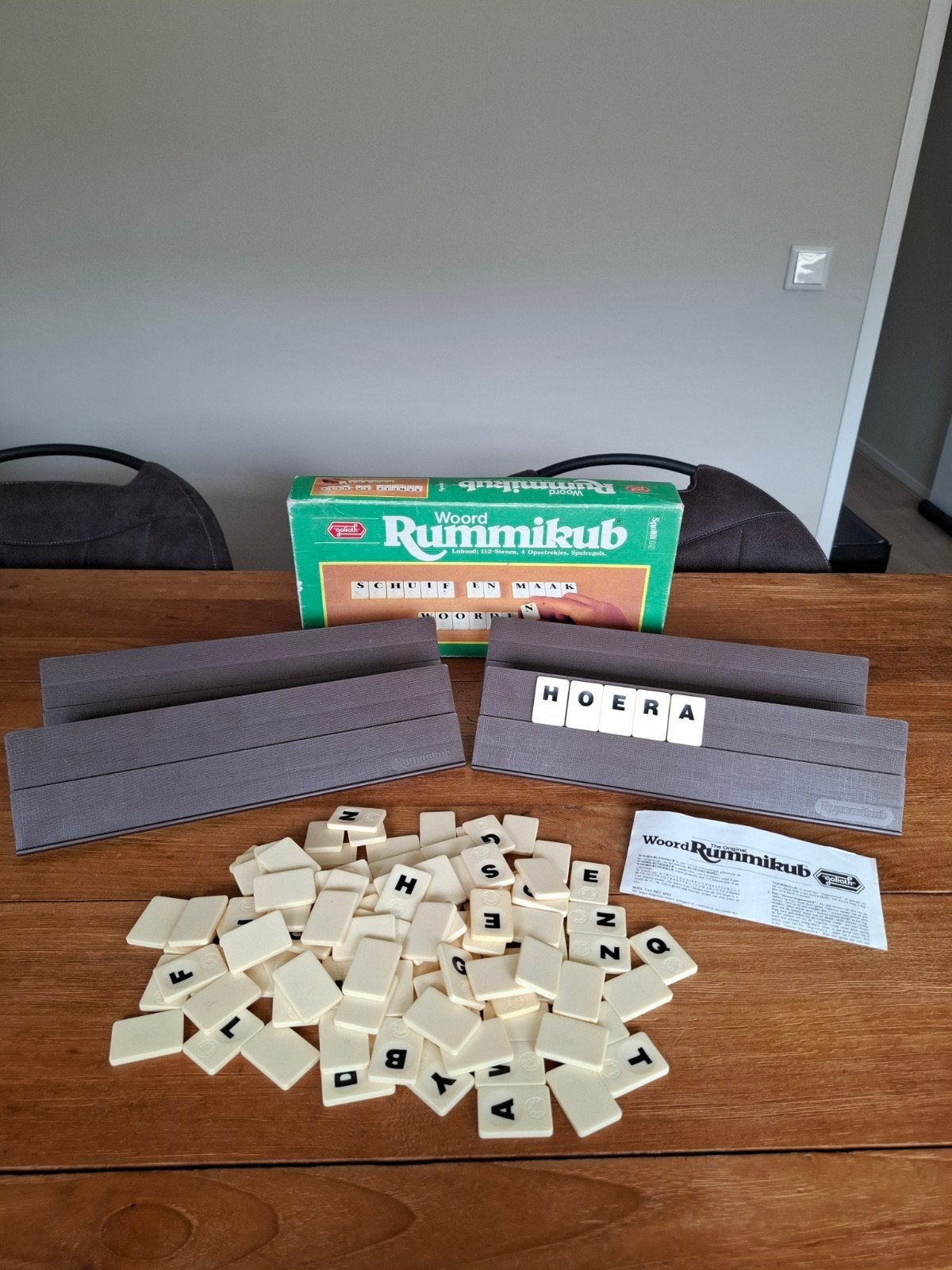 Woord Rummikub - Grote Versie, Compleet Gezelschapsspel, Hobby en Vrije tijd, Drie of vier spelers, Ophalen of Verzenden, Zo goed als nieuw