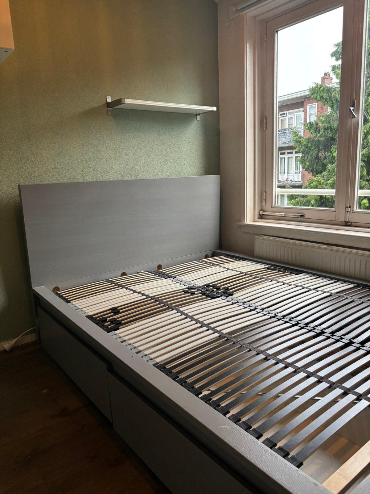 Bed en lattenbodem (Ikea Malm), Huis en Inrichting, Ophalen, Tweepersoons, 140 cm, Zo goed als nieuw