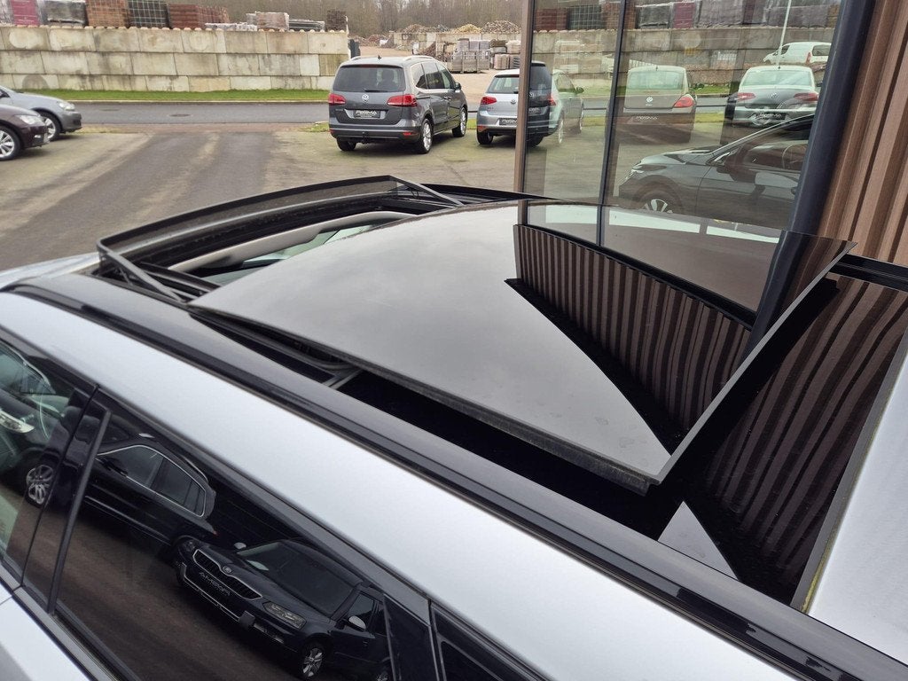 Land Rover Range Rover Velar 3.0 V6 AWD D300 SE | Pano | Vir, Auto's, Land Rover, Automaat, Gebruikt, Euro 6, 2993 cc