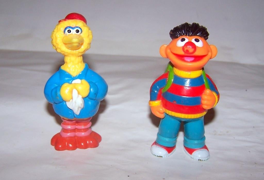 2 vintage Sesamstraat figuurtjes. Nwst., Verzamelen, Poppetjes en Figuurtjes, Ophalen of Verzenden, Zo goed als nieuw