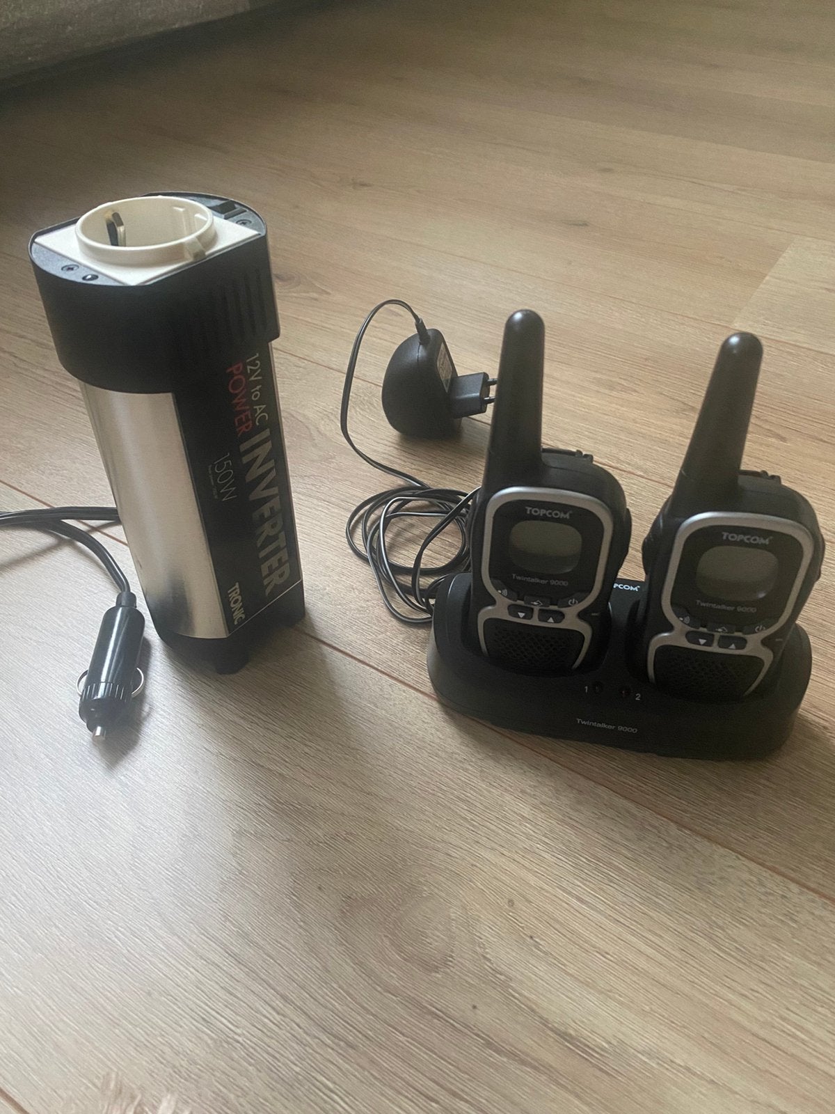 Walkie talkie + omvoerder voor auto, Ophalen of Verzenden, Zo goed als nieuw, Portofoon of Walkie-talkie, Met broekklem
