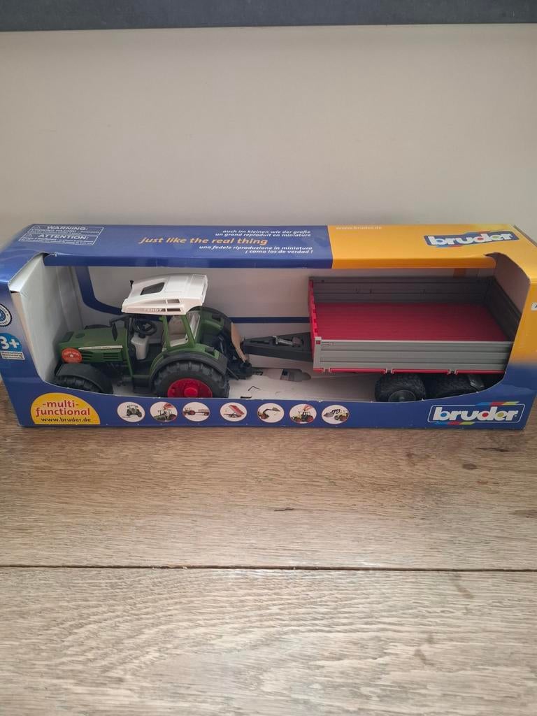Bruder Fendt 209 s tractor met aanhanger - Nieuw in doos, Ophalen of Verzenden, Nieuw