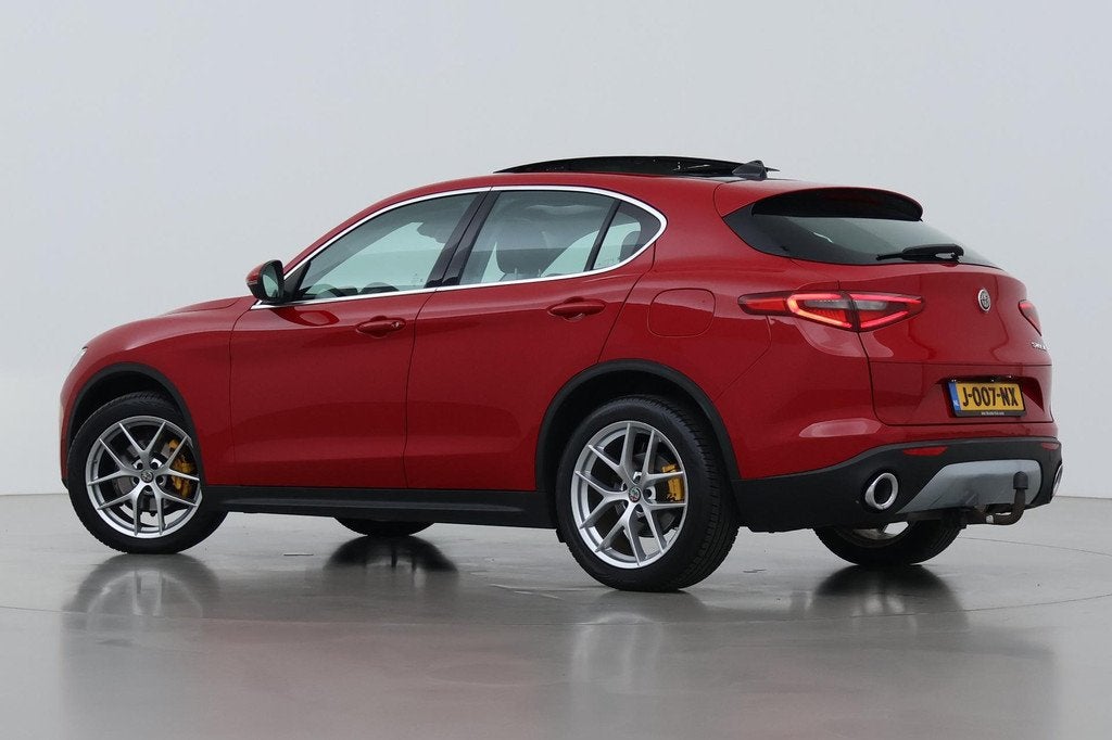 Alfa Romeo Stelvio 2.0 T AWD B-Tech | Trekhaak | Panoramadak, Automaat, 1800 kg, 4 cilinders, Automatische klimaatregeling