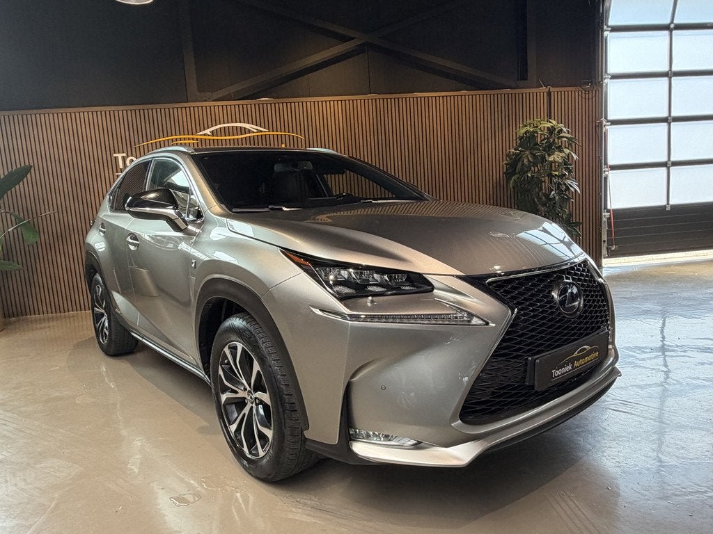Lexus NX 300h AWD Luxury Line (bj 2015, automaat), Auto's, Lexus, Automaat, Gebruikt, Met garantie (alle), 1760 kg