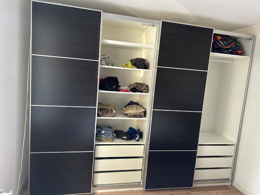 Ikea PAX kledingkast met schuifdeuren 300x240x70, 200 cm of meer, Witte kast met antraciet-achtige deuren, 200 cm of meer, 50 tot 75 cm